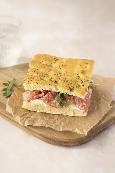 foccacia salame