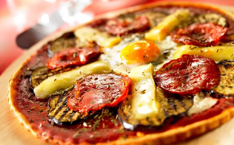 Tarte fine aubergine et Chorizo Aoste professionnel