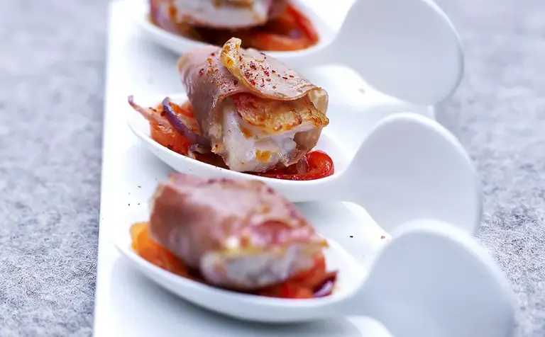 Filet de rouget rôti au Jambon de Bayonne et poivronnade au piment d’espelette Aoste professionnel