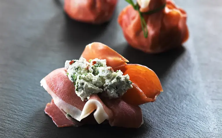Aumônière de Jambon cru et brousse de brebis aux herbes Aoste professionnel