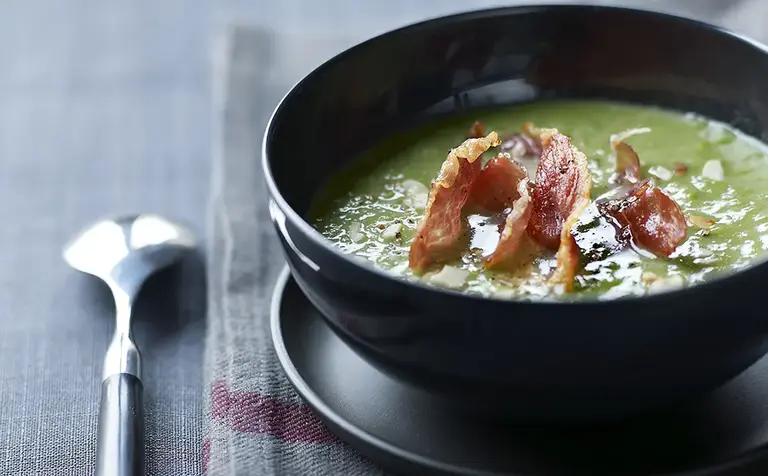 Velouté de petits pois aux amandes et Jambon Serrano Aoste professionnel