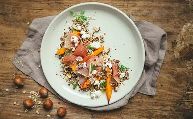 Salade d'automne au jambon cru Aoste professionnel